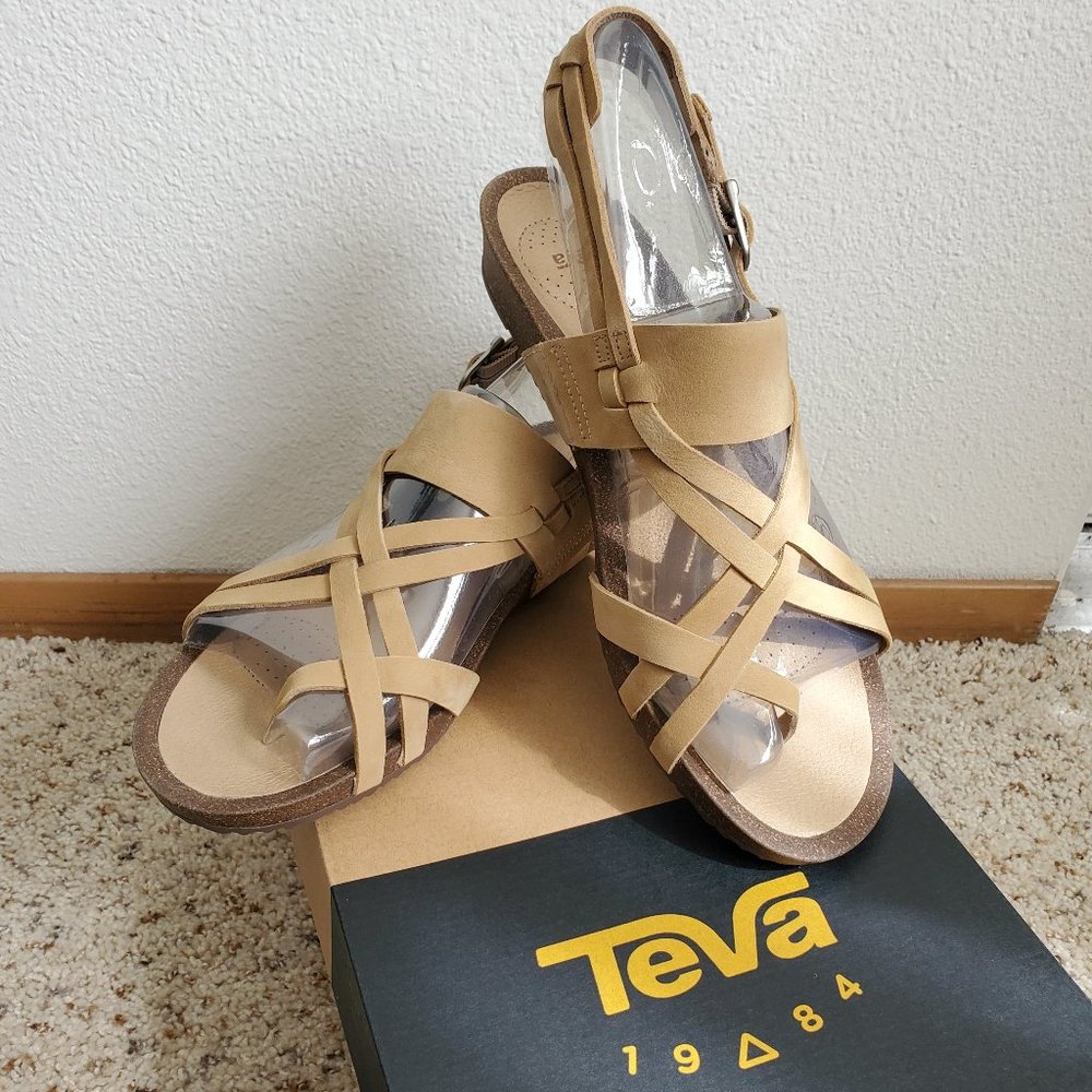 Teva Lark Women's Leather Wedge Sandals *NWT* SZ10